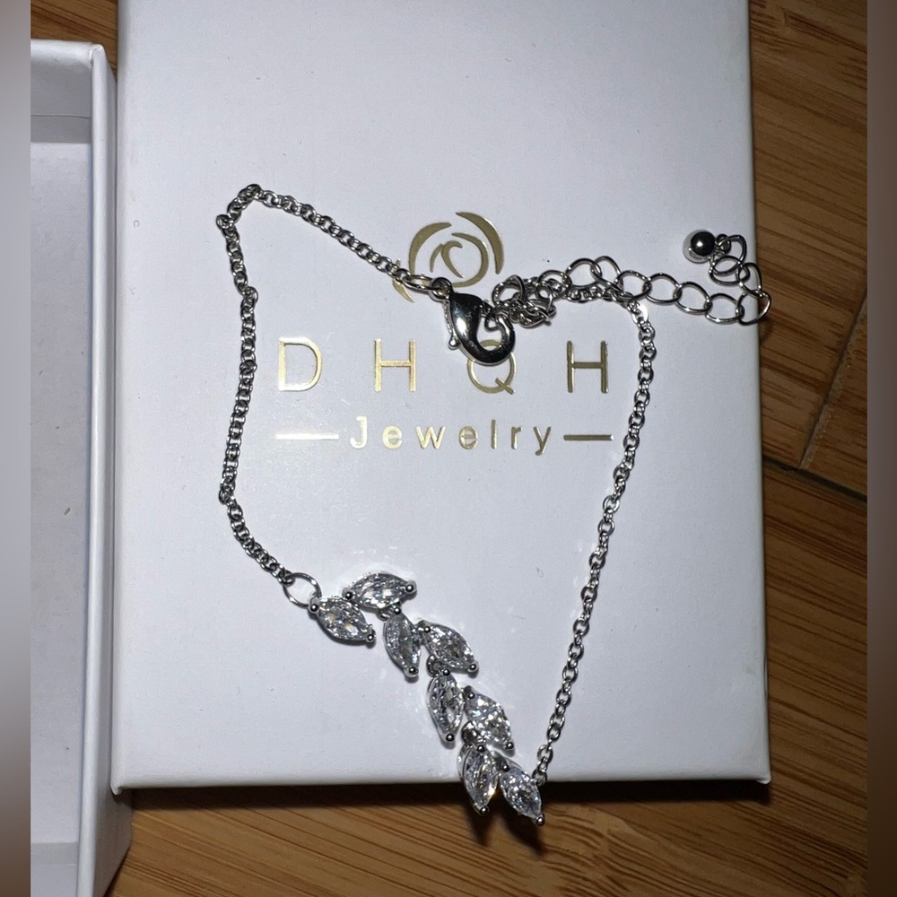 New boutique silver tone bracelet in Cubic zirconia. Beautiful!